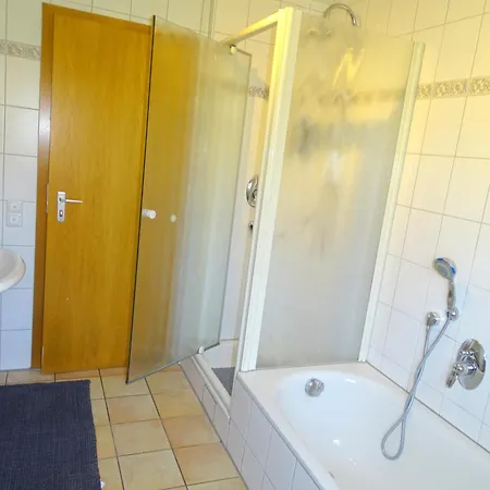 Schoene Bis 6 Personen - Zentral - Wlan - Kueche - Tv