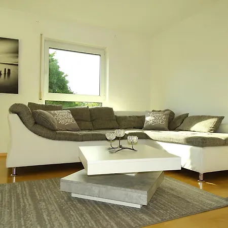 Schoene Bis 6 Personen - Zentral - Wlan - Kueche - Tv