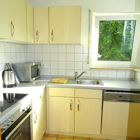 Schoene Bis 6 Personen - Zentral - Wlan - Kueche - Tv Apartament *